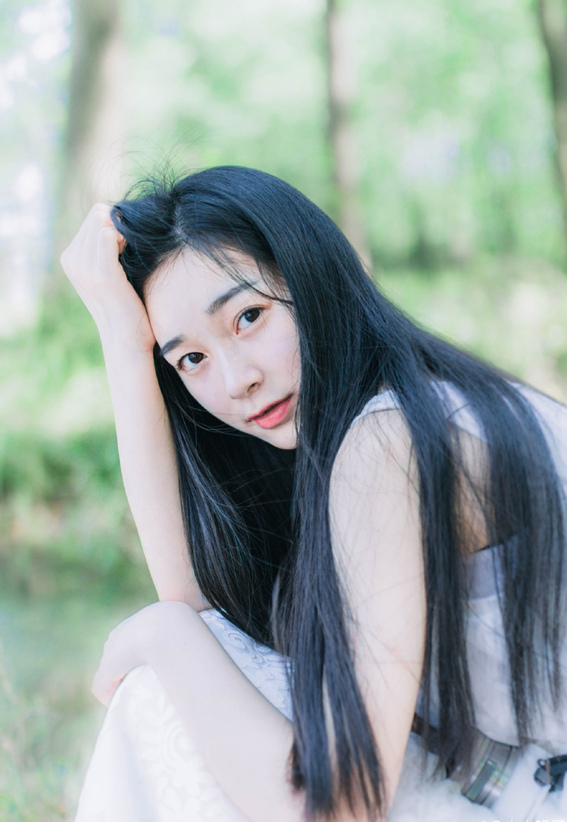 “明日一定要见到主公，将军中情况说于主公去听，再这么下去，不等吕布攻进来，军队自己就要先乱了。”心中下了决定，刘璝心神也松懈下来，一股浓浓的困意袭来，不知不觉，就坐在椅子上睡着，直到次日日上三竿的时候才醒来。